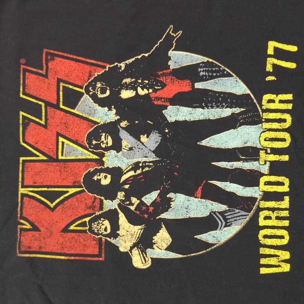 KISS graphic tee